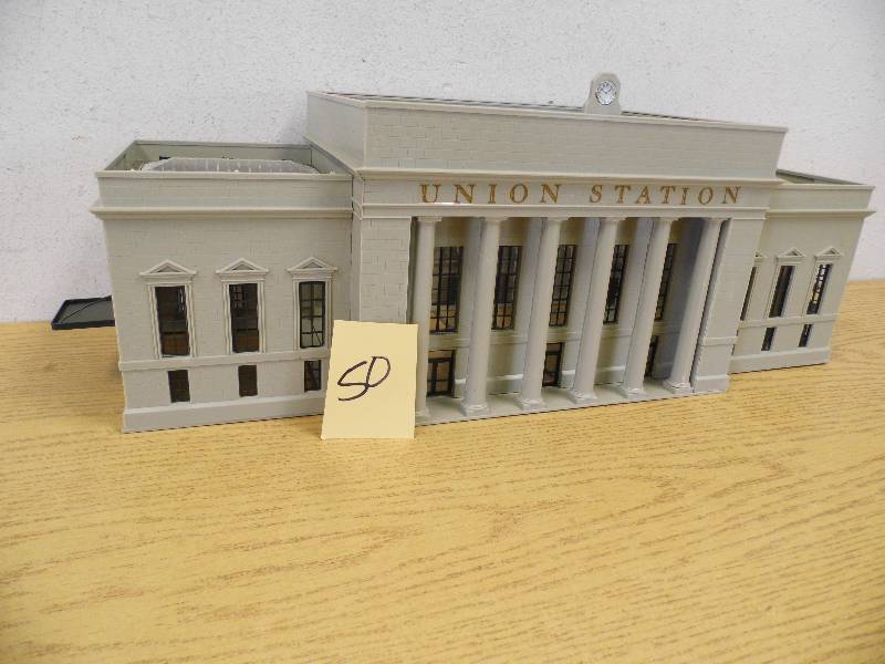 Union Station Train Building HO