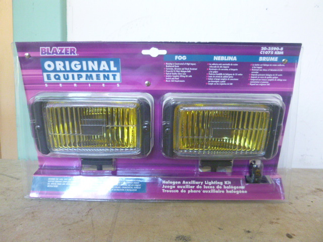 lot 32 image: Blazer Fog Lights