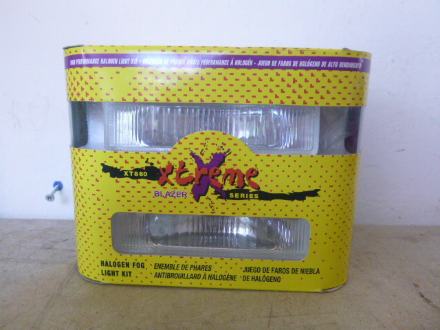 lot 34 image: Blazer XT860 Halogen Fog Light Kit