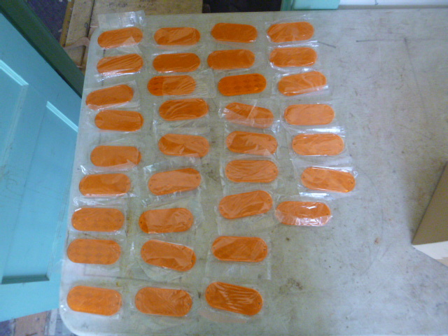 lot 41 image: Amber Reflectors