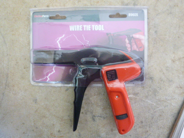 lot 83 image: Electro Force Wire Tie Tool