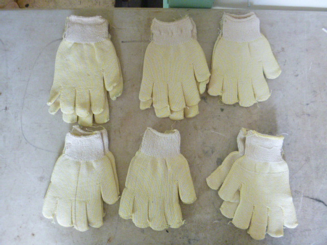 lot 151 image: 6 Pair of Gloves