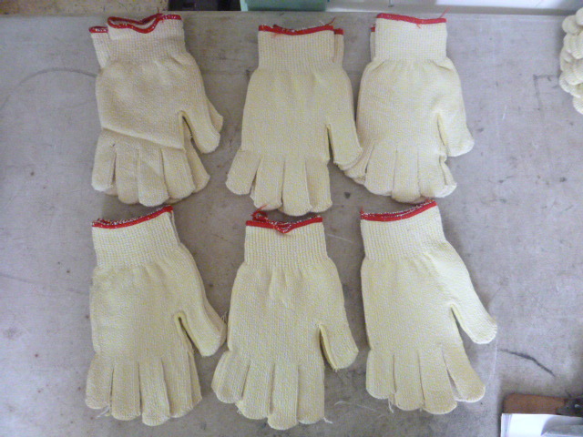 lot 155 image: 6 Pair of Gloves