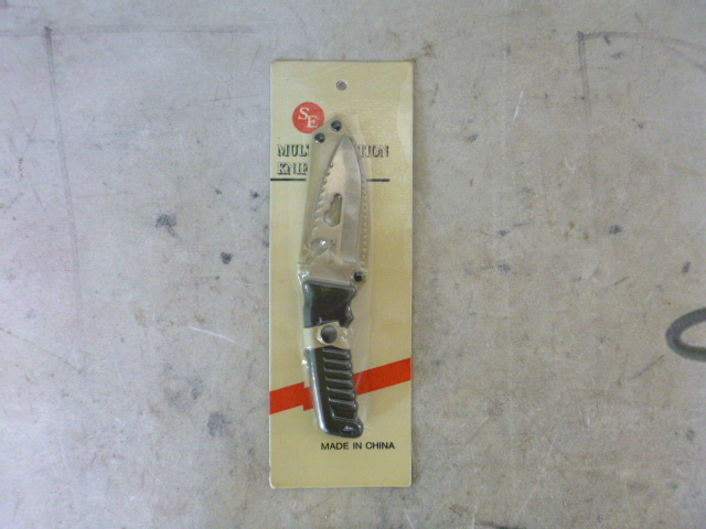 lot 212 image: SE Multi-Function Knife