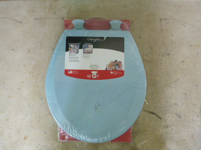 lot 224 image: Mayfair Wood Round Toilet Seat