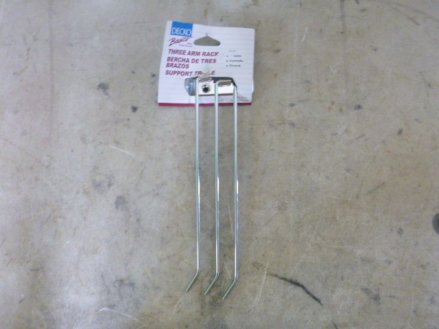 lot 232 image: Decko 3 Arm Rack