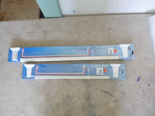 lot 268 image: 2 Towel Bar Sets