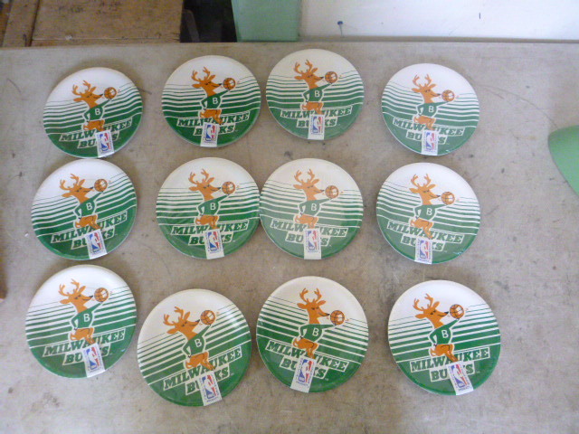 lot 274 image: 12 Packs of Milwaukee Buck Paper Plates