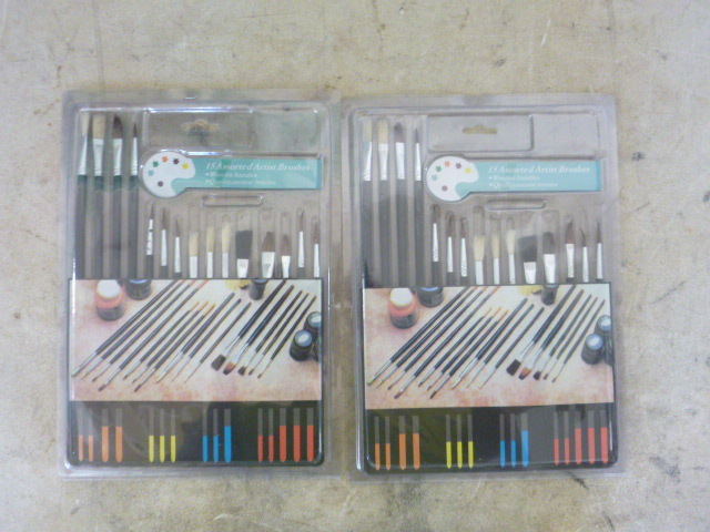 lot 278 image: 2 Packs of Assorted Artist Brushes