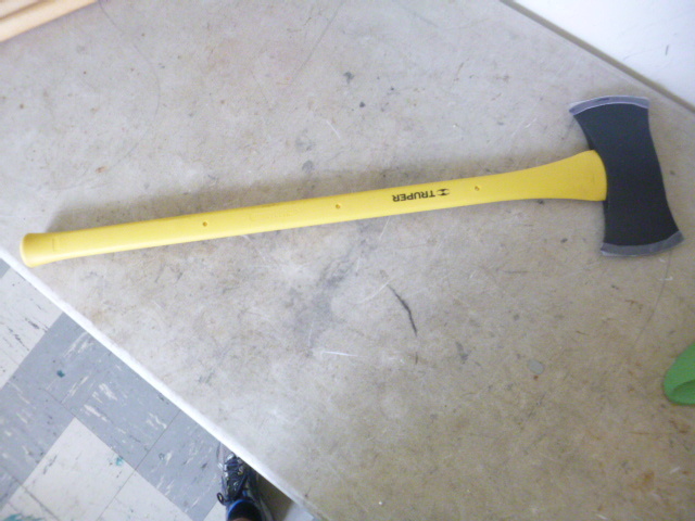 lot 288 image: Truper Double Blade Axe