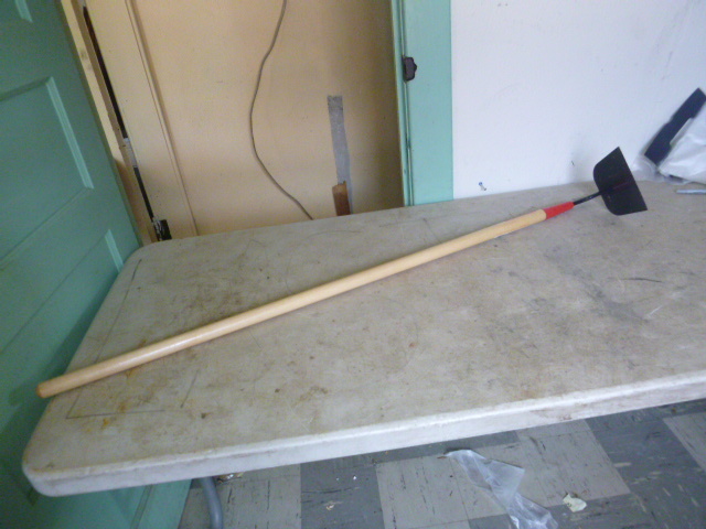 lot 290 image: Work Force Garden Hoe
