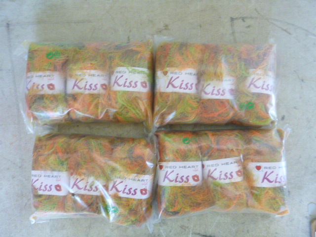 lot 321 image: 4 Packs of Red Heart Kiss Yarn