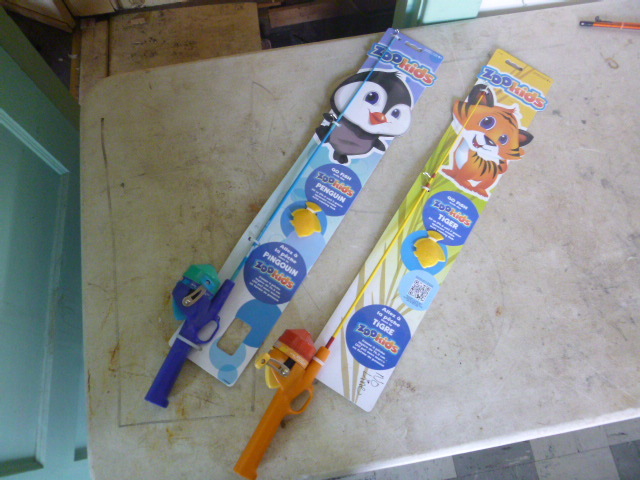 lot 373 image: 2 Zoo Kids Rod and Reel