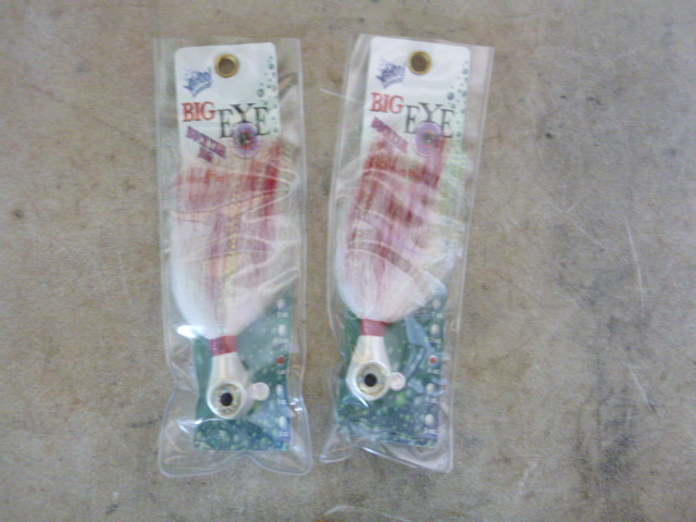 lot 382 image: 2 Wahoo Big Eye Bucktail Jigs