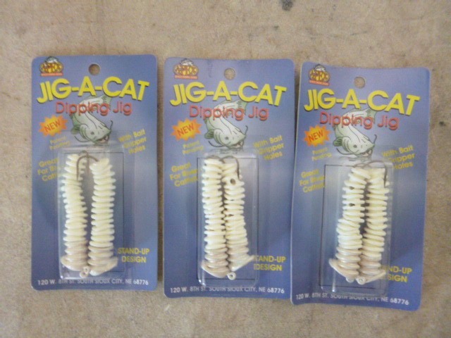 lot 404 image: 3 Packs of Jig-A-Cat Dipping Jigs