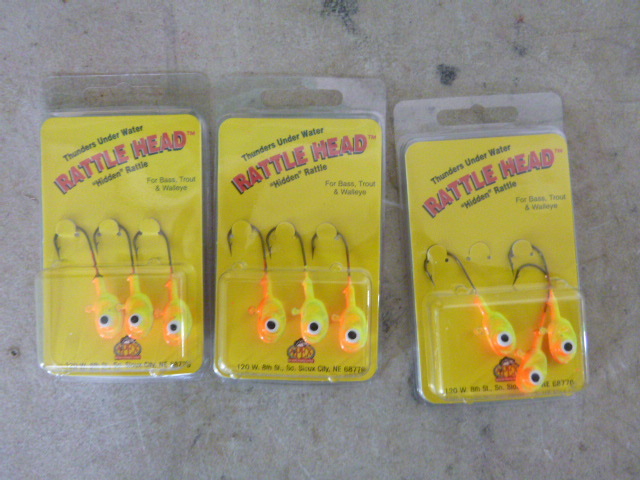 lot 415 image: 3 Packs of Rattle Head Jigs