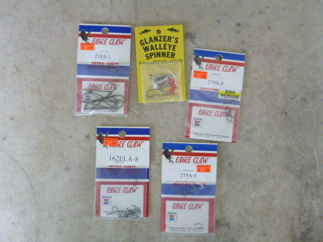 lot 425 image: 5 Packs of Miscellaneous Fishing Hooks
