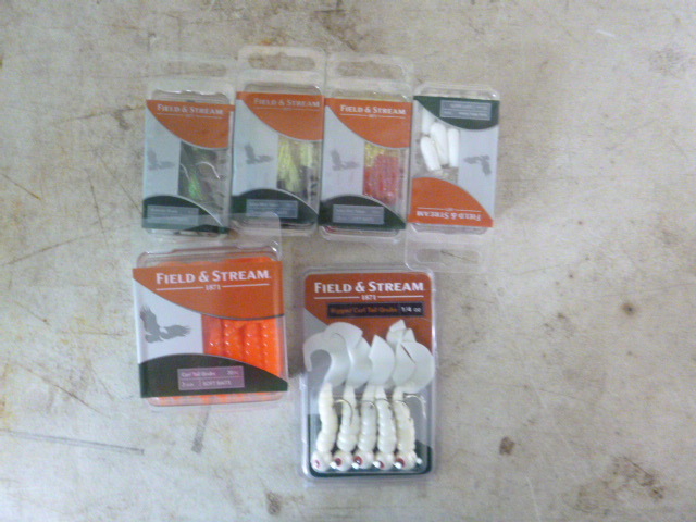 lot 430 image: 3 Packs of Northland Tickletail Grubs