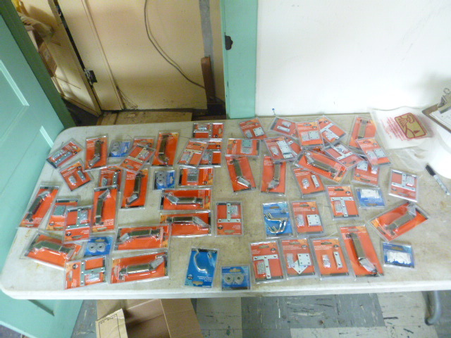 lot 438 image: Miscellaneous Hardware