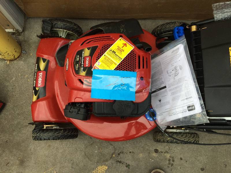 lot 25 image: Toro Personal Pace Recycler 22 in. Variable Speed Self-Propelled Gas Lawn Mower with Briggs & Stratton Engine Model # 20332 in working conditions