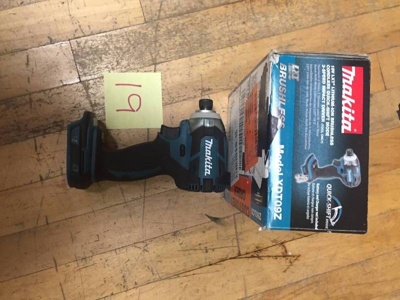 lot 19 image: Makita 18-Volt LXT Lithium-Ion Brushless 14 in. Cordless Quick-Shift Mode 3-Speed Impact Driver (Tool-Only)-XDT09Z  New