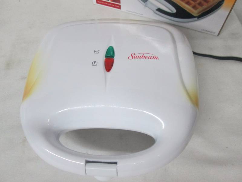 lot 74 image: Sunbeam 2-Slice Waffle Maker