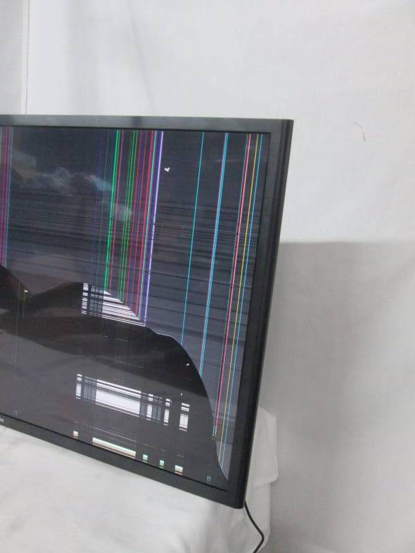 lot 82 image: Samsung 32 1080p LED TV