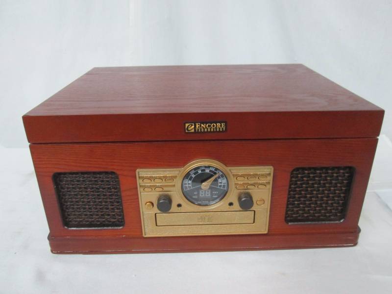 lot 13 image: Encore Technology Nostalgic Stereo