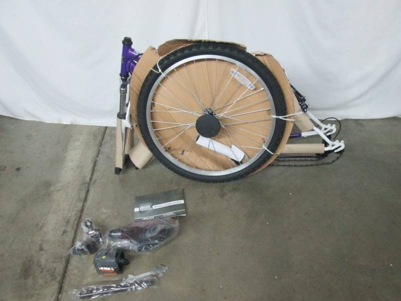 lot 22 image: Kawasaki Girls 24 21-Speed Mountain Bike