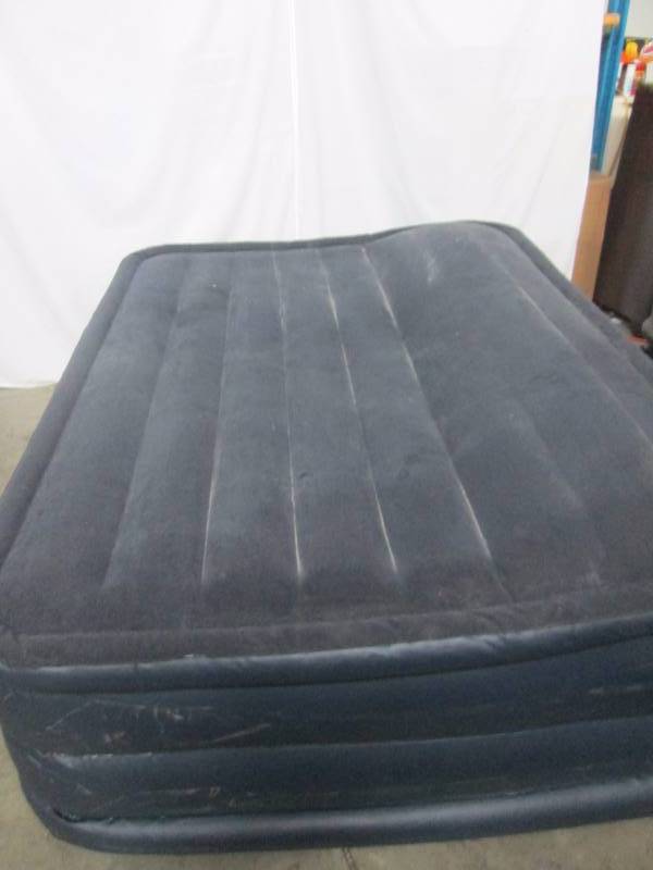 lot 65 image: Intex Queen Raised Airbed