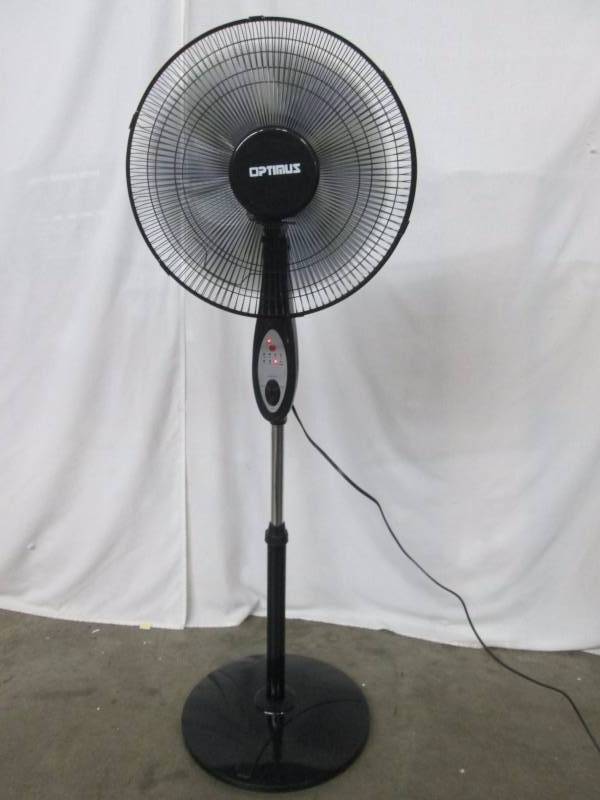 lot 25 image: Optimus 16 Oscillating Pedestal Fan