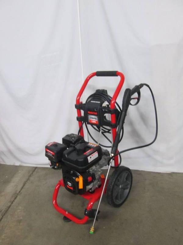lot 2 image: Master Craft 2700 PSI Gas Pressure Washer - Needs Work