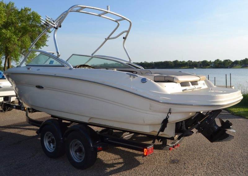 2002 Sea Ray 220