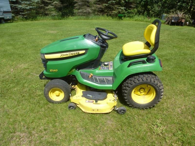 John Deere X540 Lawn Tractor