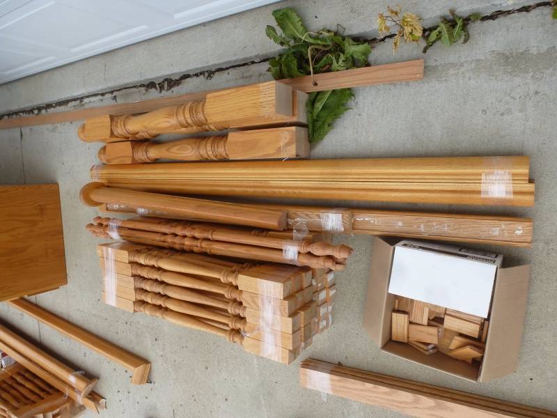 Oak Spindle Upstairs Rail