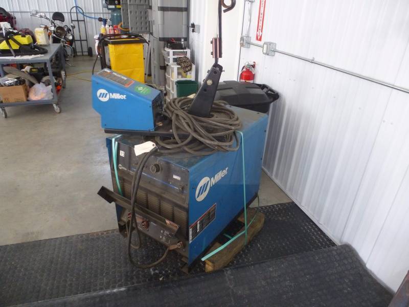 Miller Welder Delta Weld 452