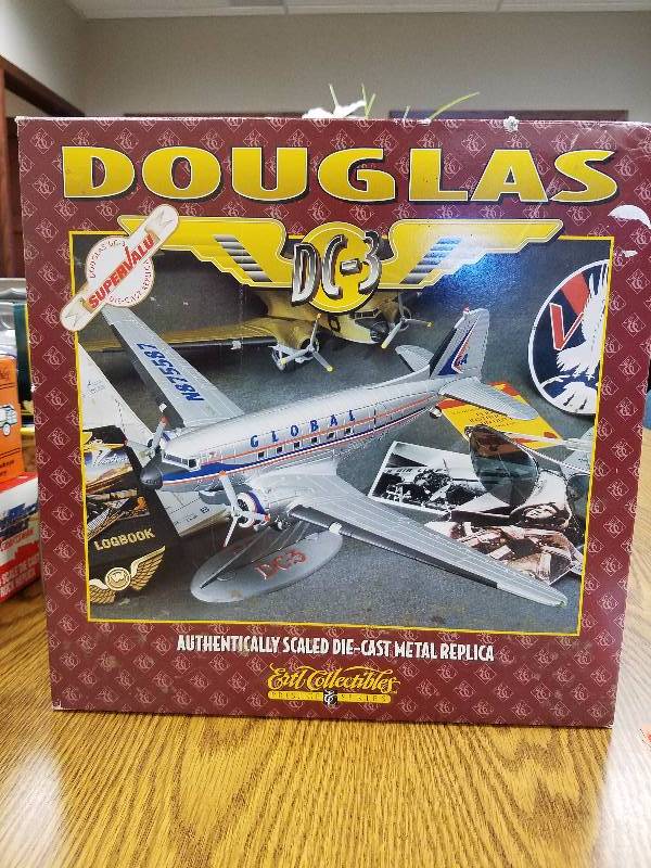 lot 2 image: Douglas DC-3 Die Cast Airplane by Ertl