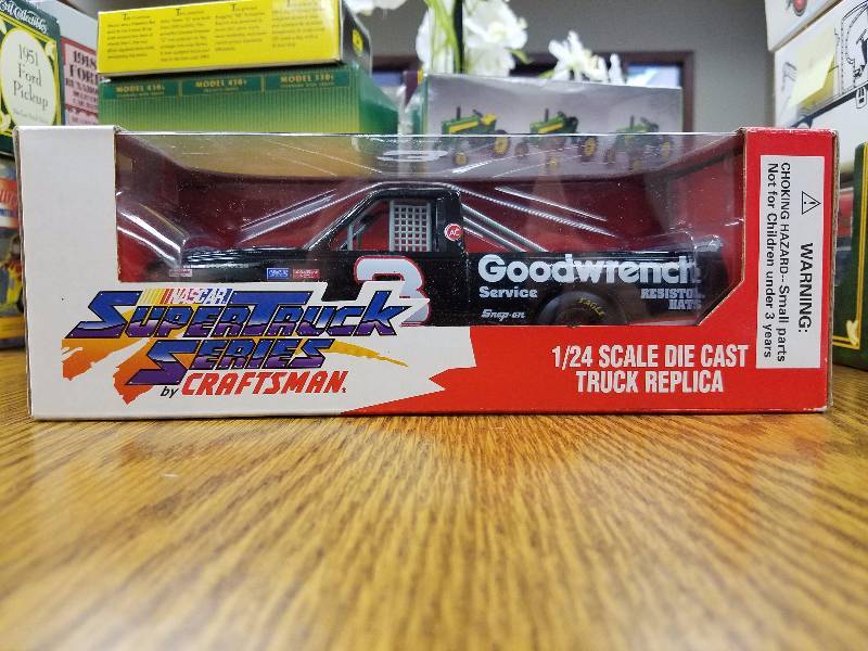 lot 9 image: 1995 Premier Edition NASCAR Supper Truck Series by Craftsman 124 scale die cast Mike Skinner #3 Goodwrench
