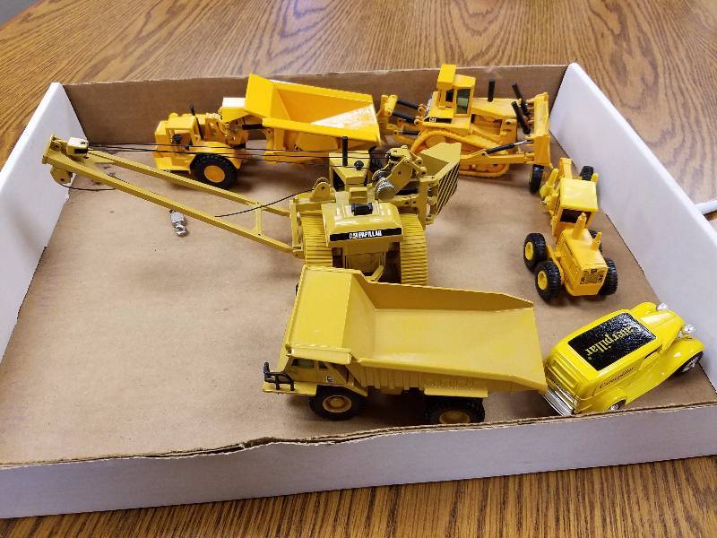 lot 60 image: Caterpillar Die Cast Lot