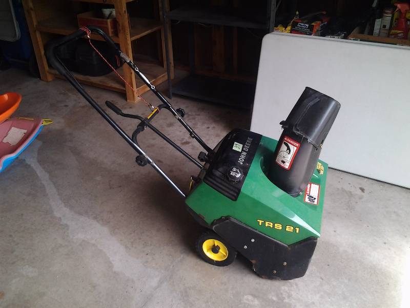 John Deere TRS-21 Snowblower