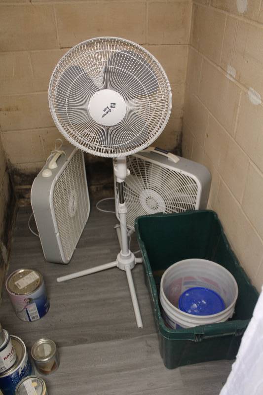 lot 53 image: Corner Lot of Fans