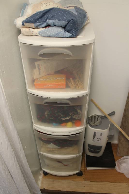 lot 54 image: 4-Shelf Organizer