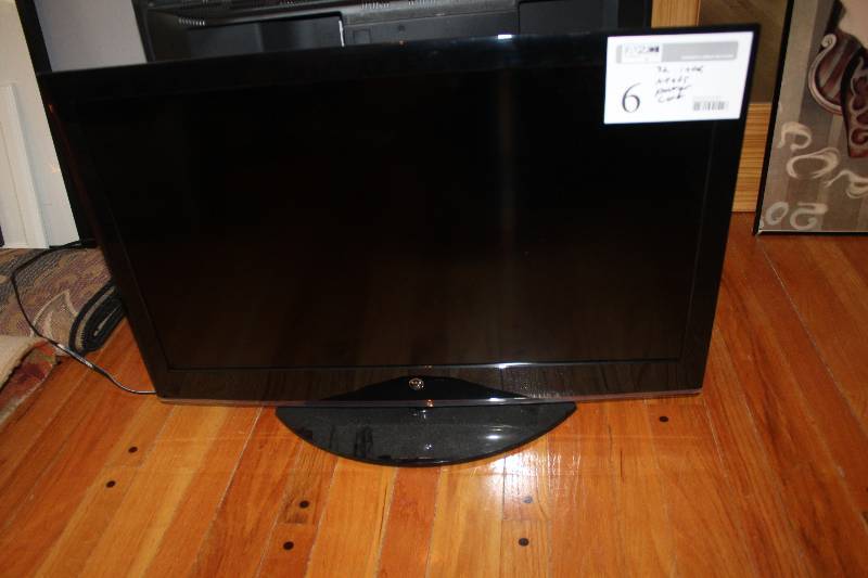 lot 6 image: Westinghouse 32 TV