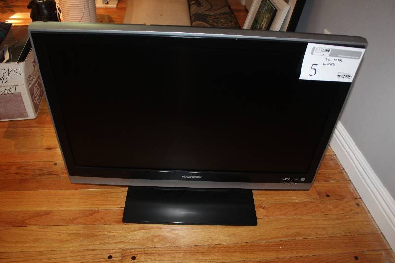 lot 5 image: Funai 32 TV