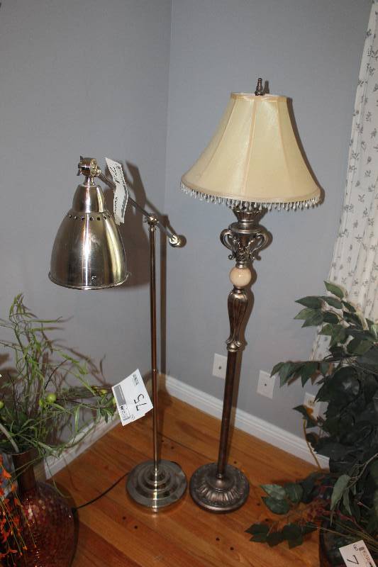 lot 74 image: Lot of (2) Floor Lamps