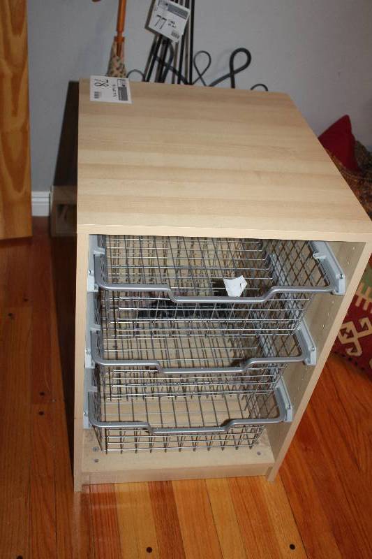 lot 78 image: 3-Shelf Organizer