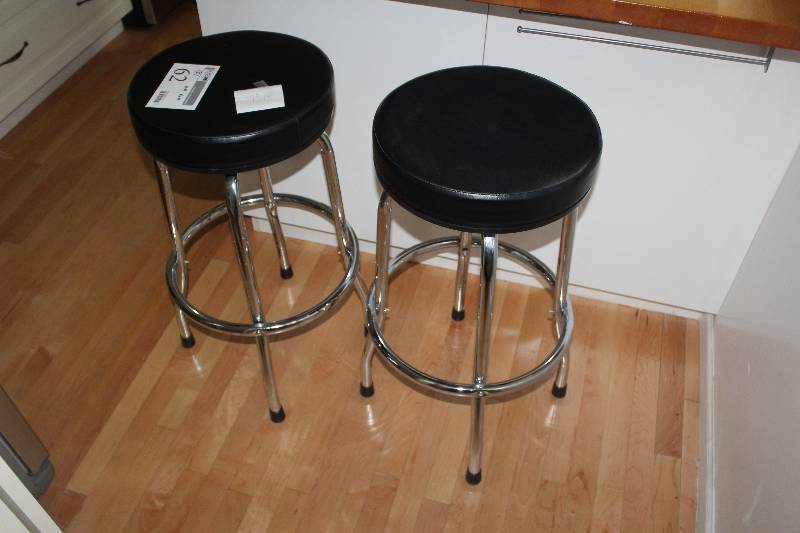lot 62 image: Lot of (2) 29 Bar Stools