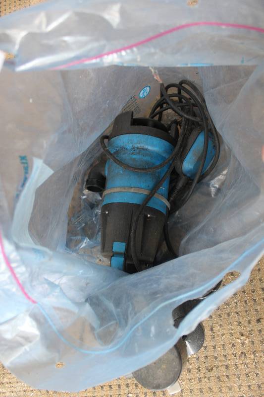 lot 97 image: 13 HP Submersible Sump Pump