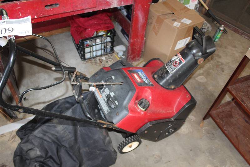 lot 109 image: Toro CCR 3650 Electric Start 6.5 HP Snowblower