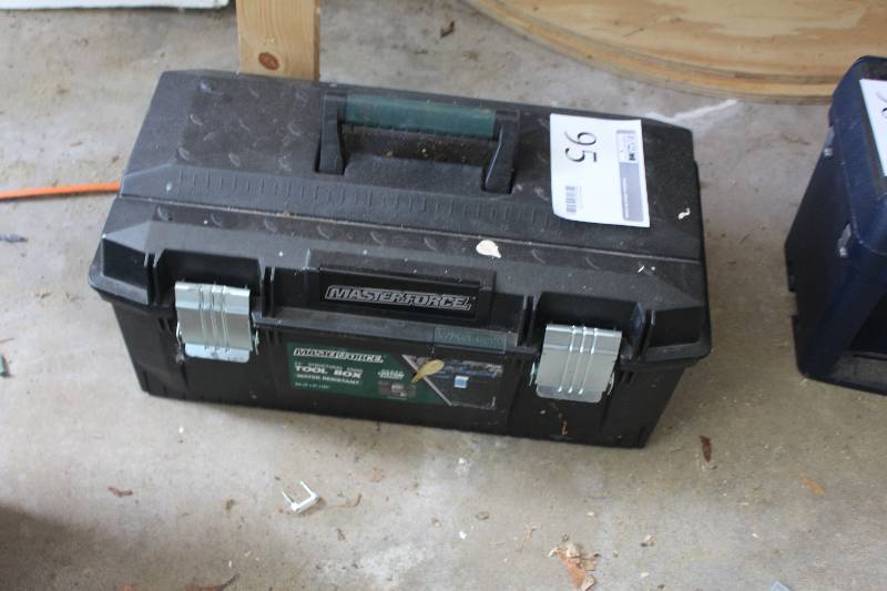 lot 95 image: Tool Box w Tools
